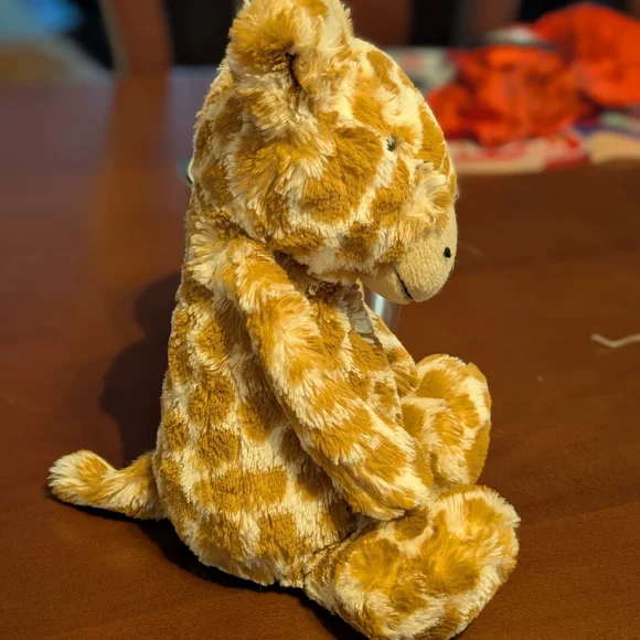 Jellycat Spotted Giraffe Plush Toy - Picture 2 of 3
